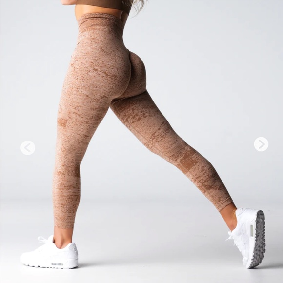 NVGTN Pants - ISO Sand Digital Leggings